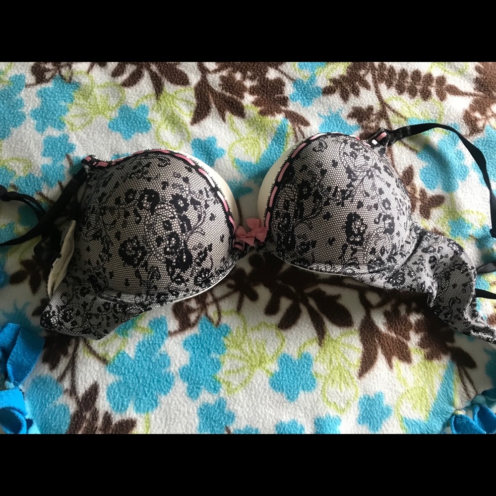 Add 2 cups Size Bombshell Plunge lace Push Up Bra
